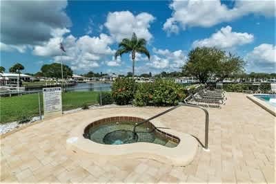 150 Englewood Isles Pkwy – photo 2