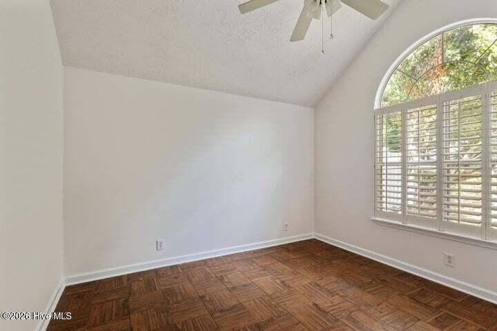 9 Court 3 NW Drive – photo 4