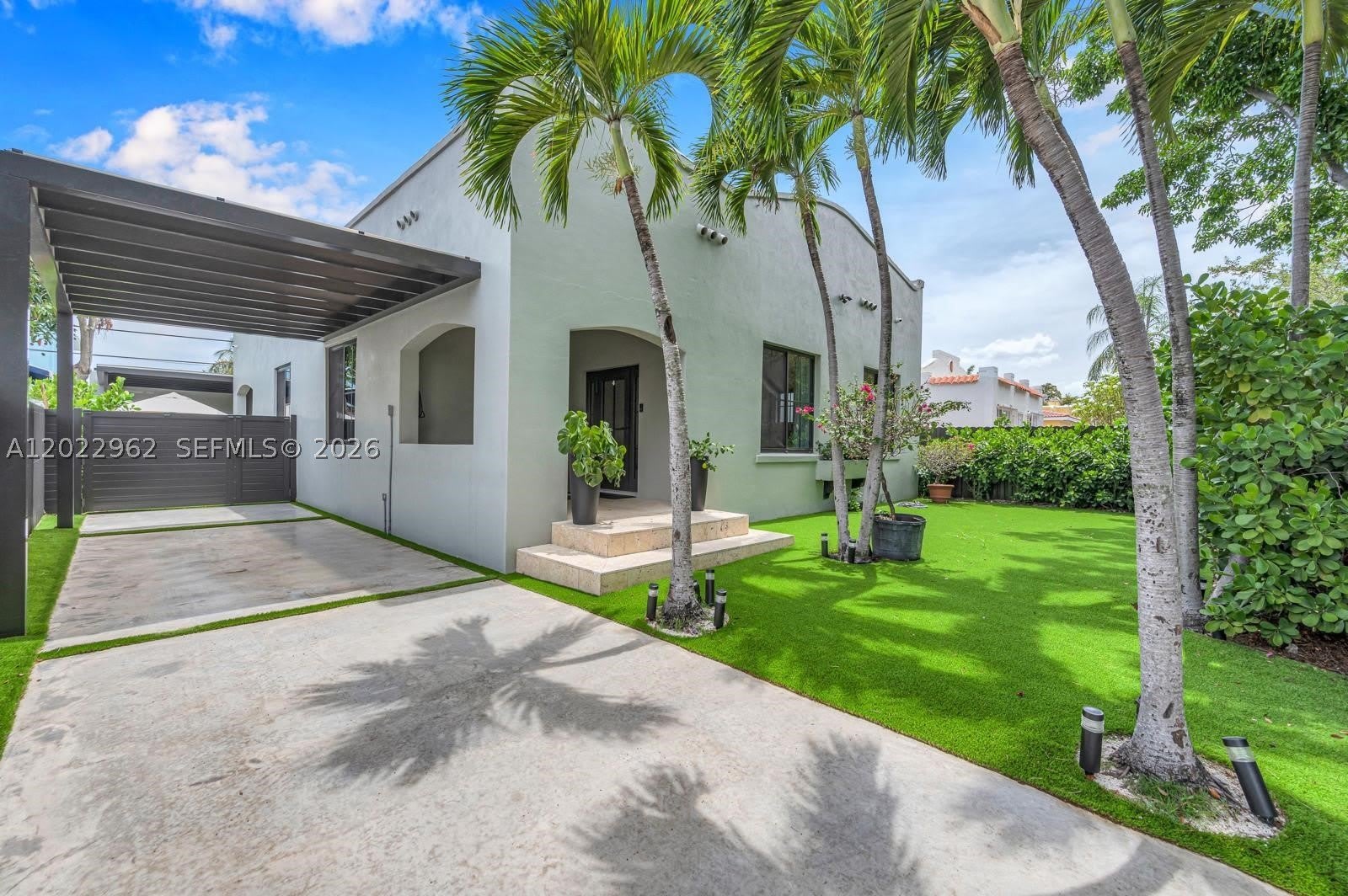 1852 SW 10th St – photo 1