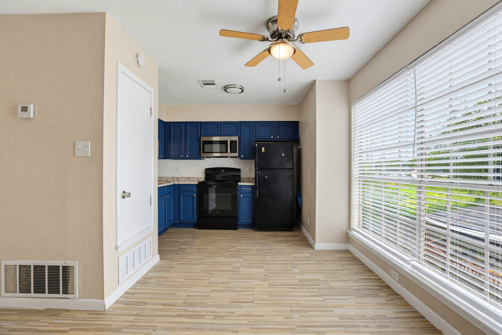 10543 Starcrest Drive – photo 5