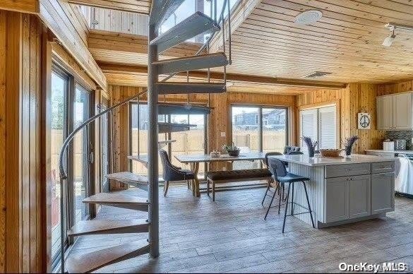 332 Dehnoff Walk – photo 2
