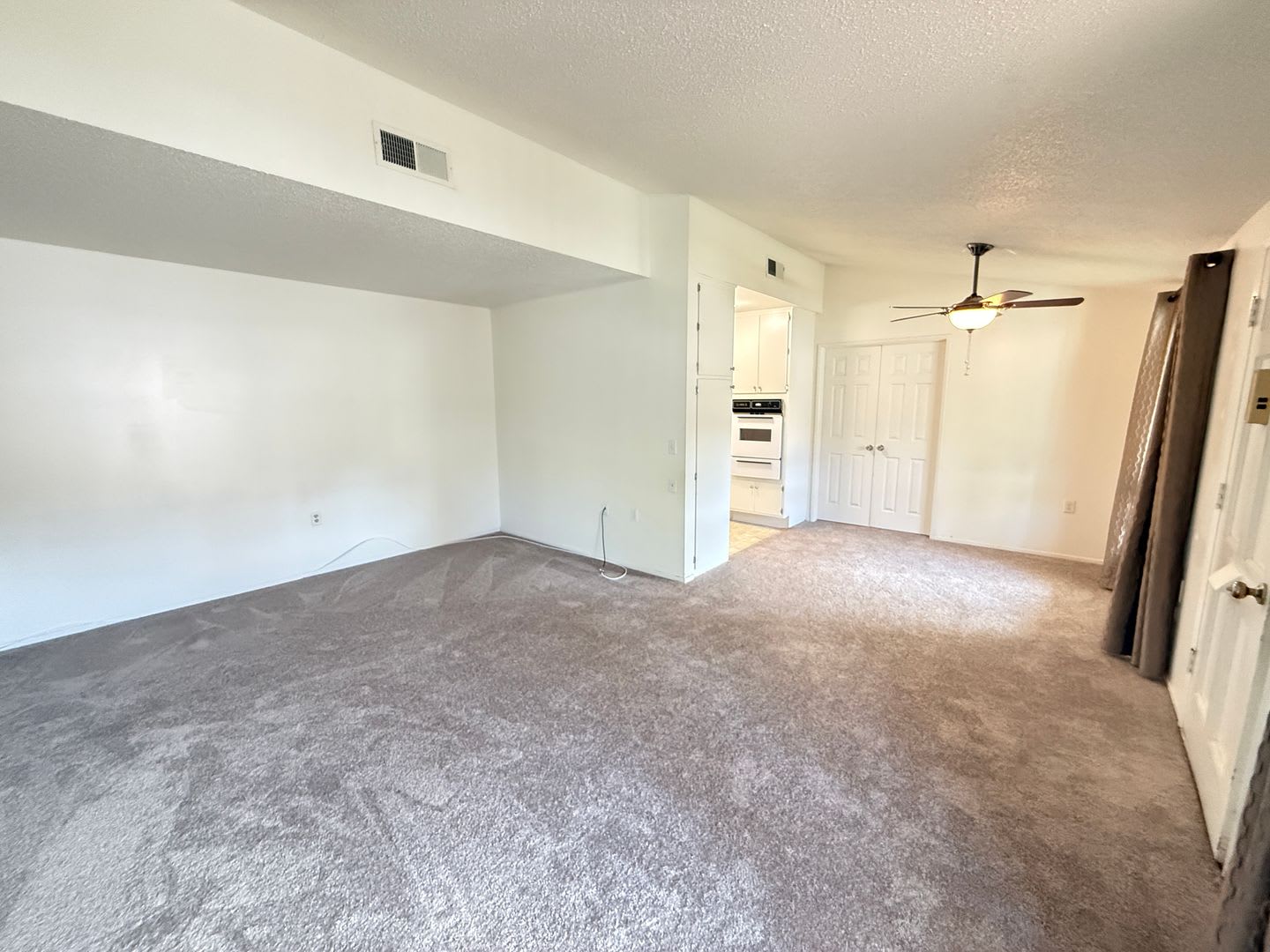 Charming 2 Bedroom Single Story Home In Friendly Valley 55 Community – photo 2