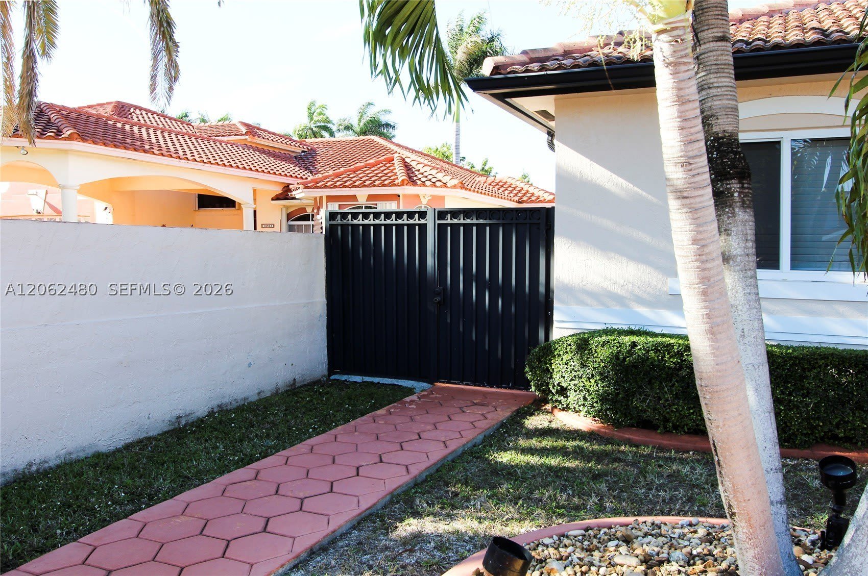 13797 SW 20th St – photo 3