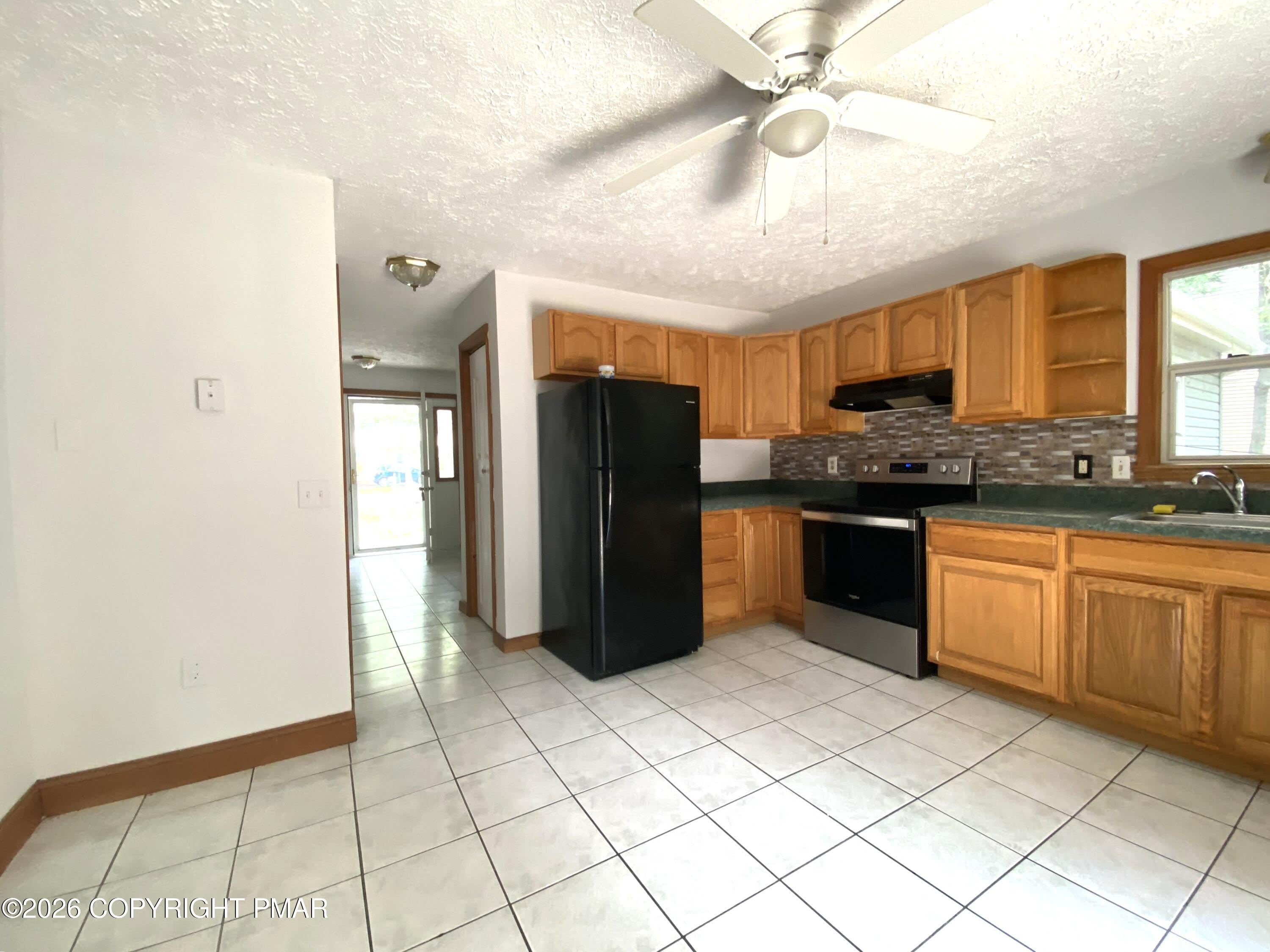 1087 Salamanca Drive – photo 5