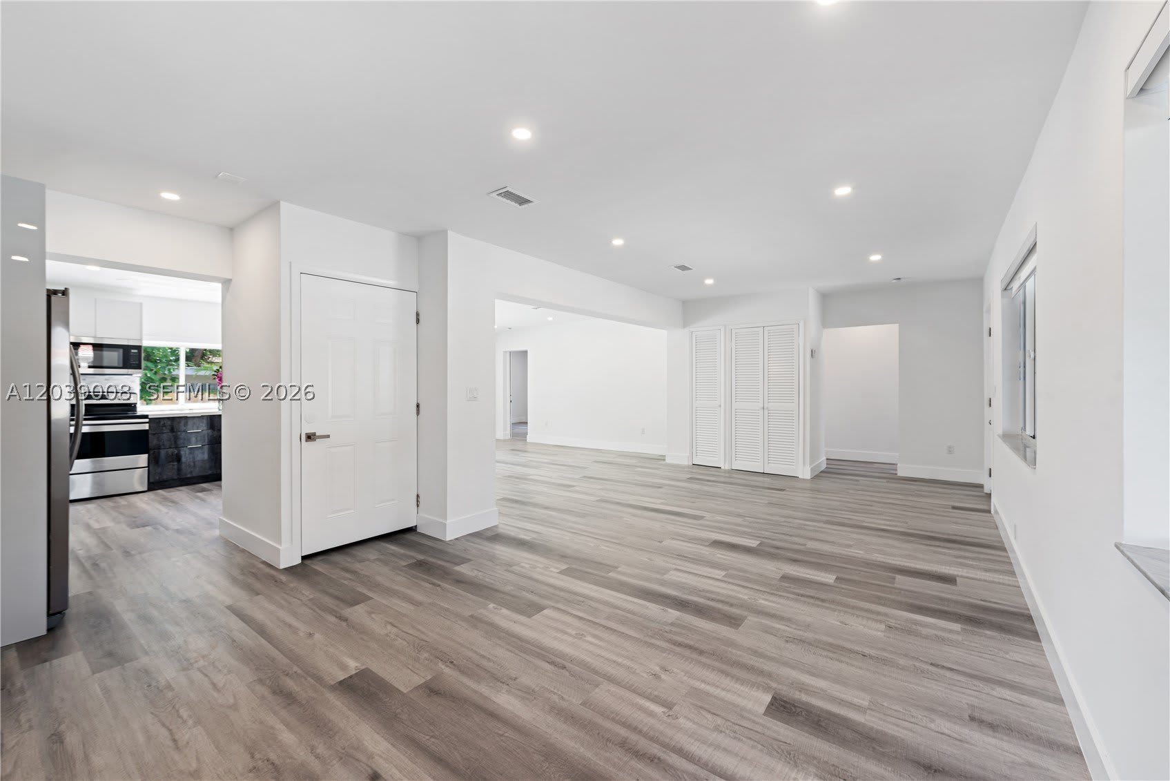 2721 SW 29th Ct – photo 4