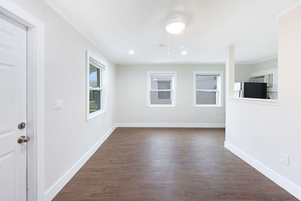 1883 Smith Drive – photo 2