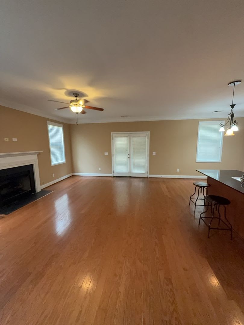 Stunning 3-Bedroom Home Near Downtown Columbia – Balcony Views, Hardwood Floors & More! – photo 5