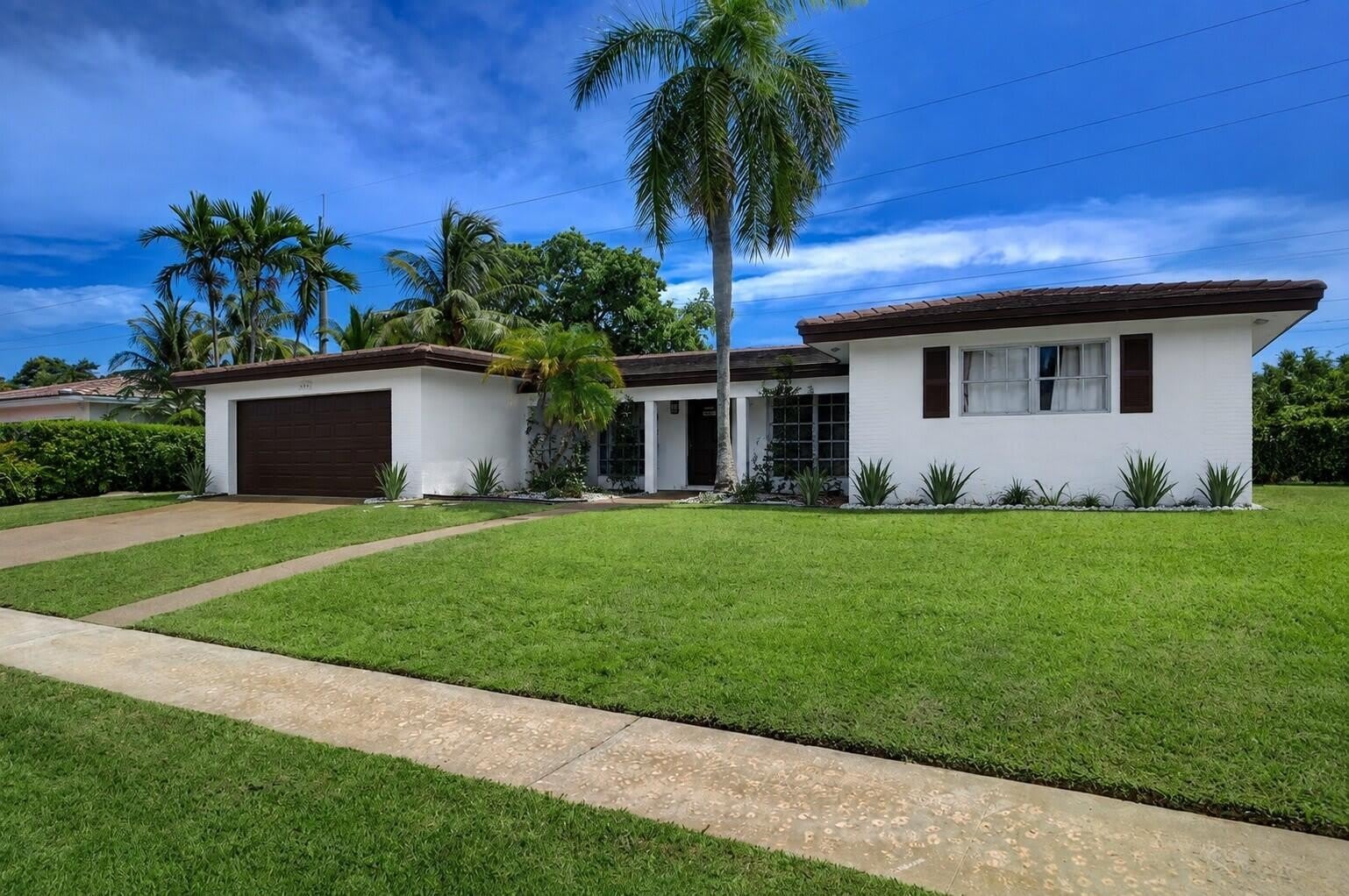 840 SW 7TH Street – photo 1