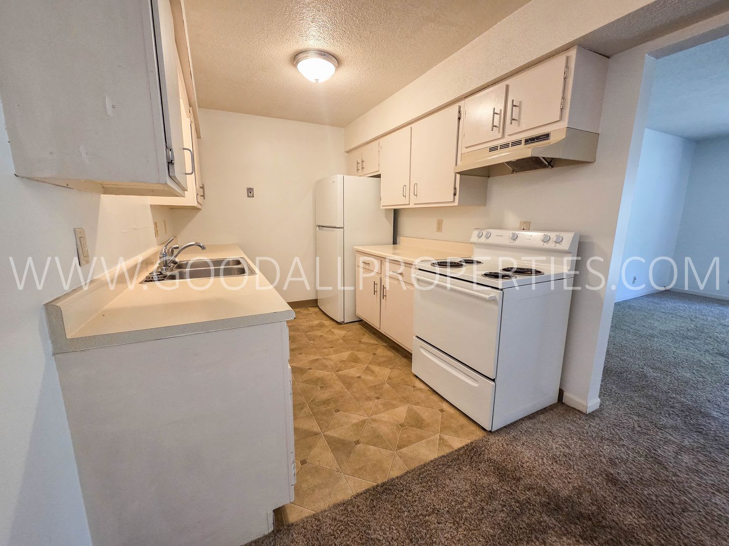 Short term lease available! 2 Bed, 2 Bath Condo with Pool Access in Clive – photo 2