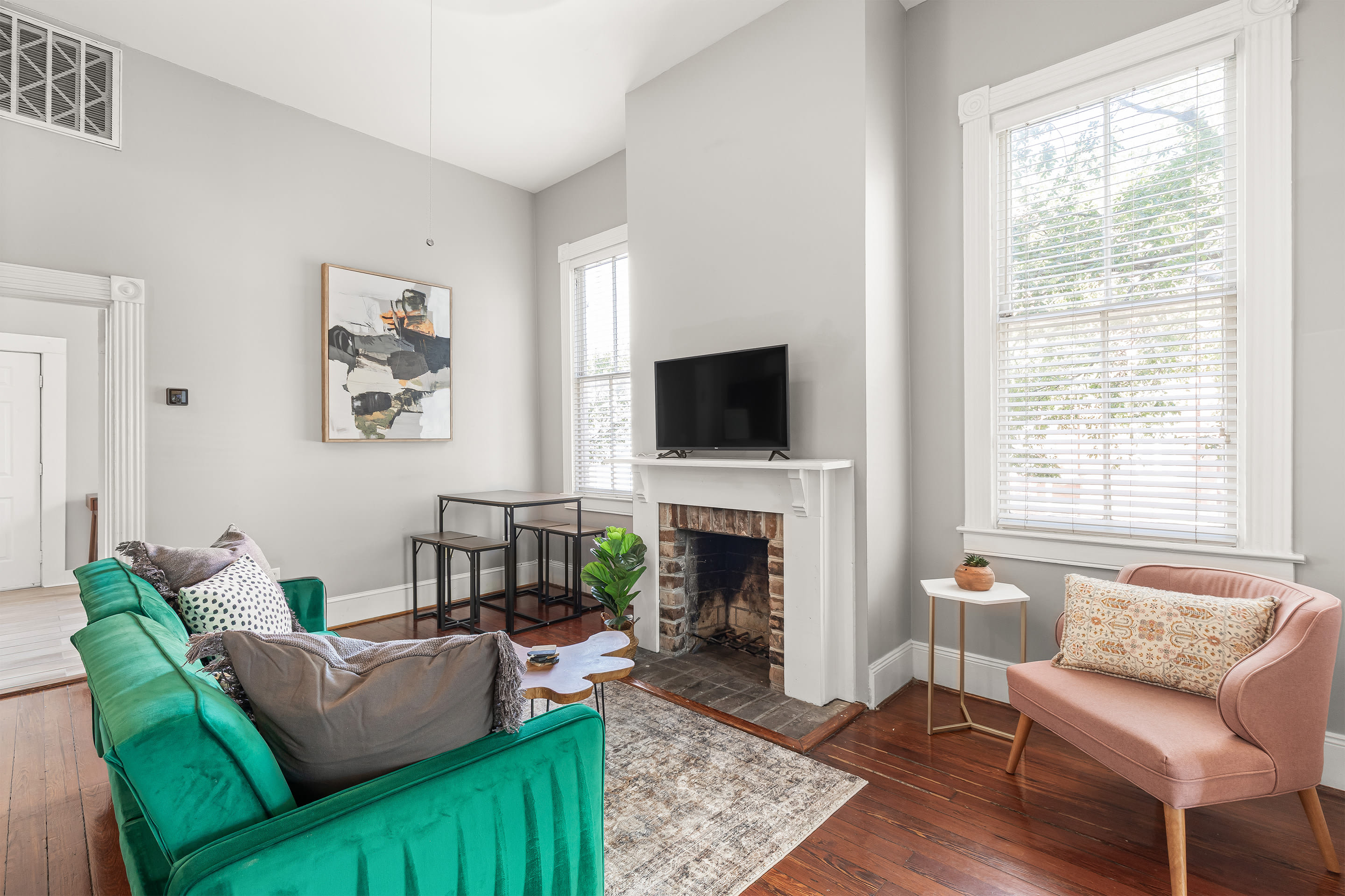 201 E Duffy St – photo 1