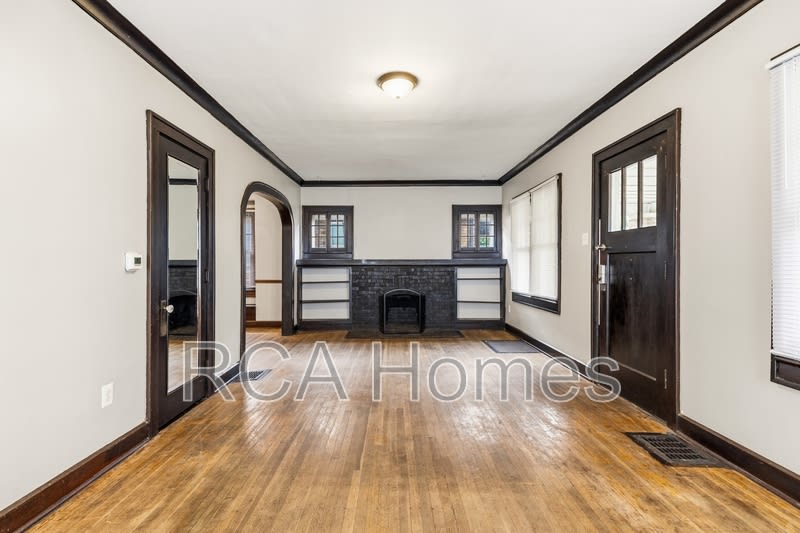 969 North Linwood Avenue – photo 4