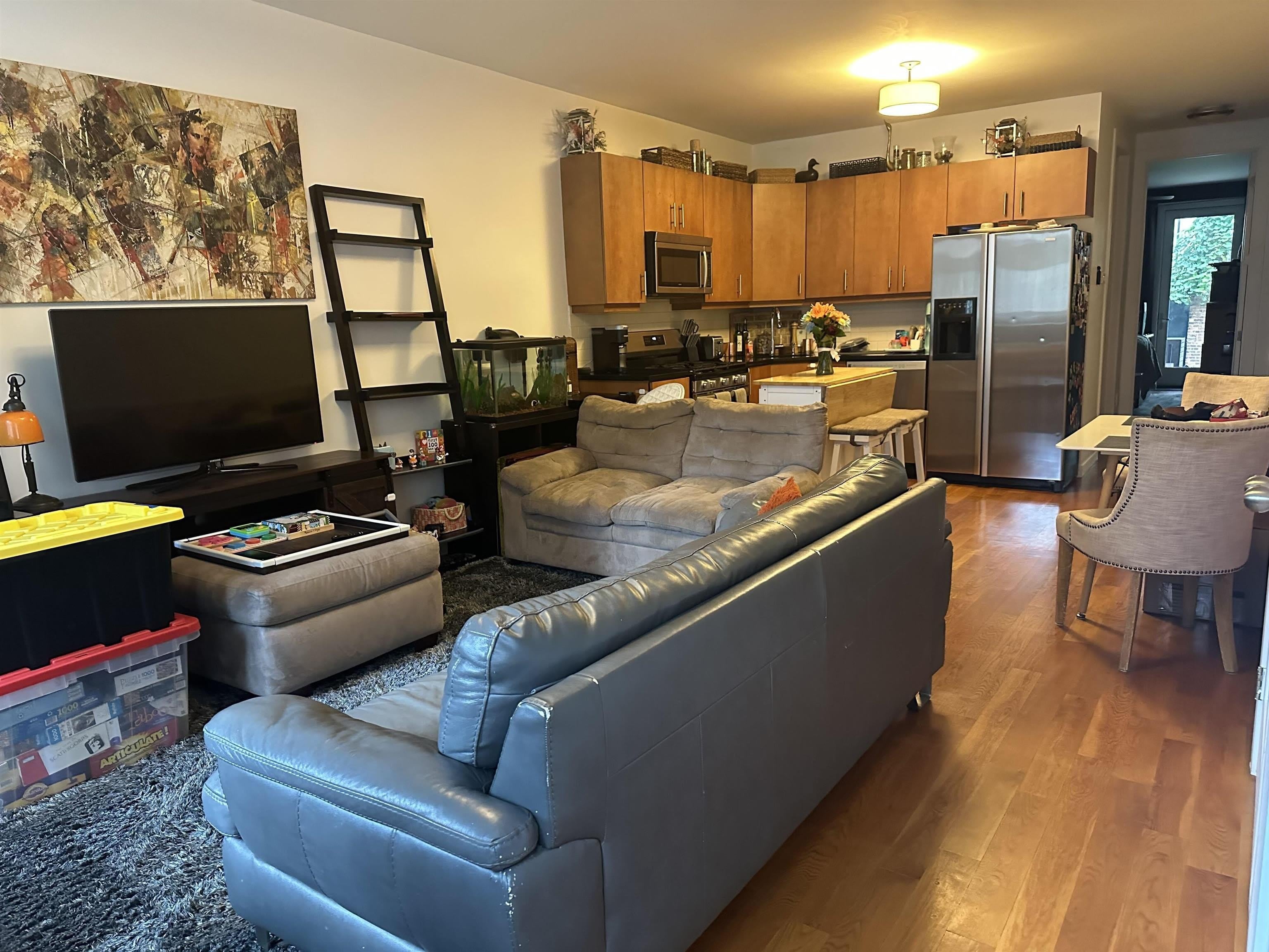 322 8TH ST – photo 2