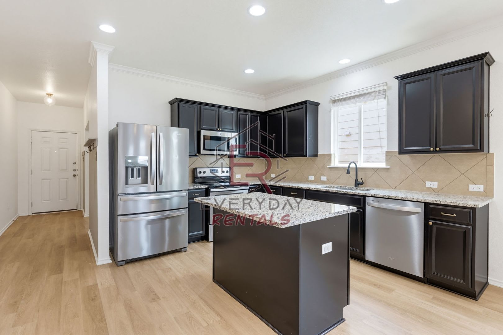 Cute home in Yowell Ranch – photo 3
