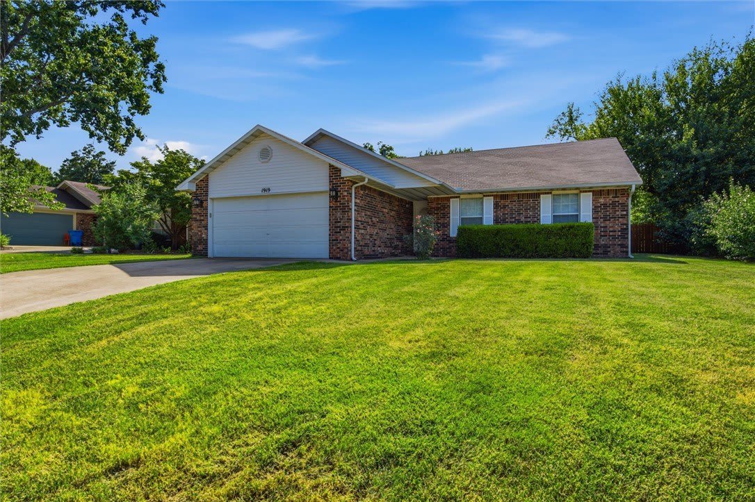 1919 Radcliffe Avenue – photo 3