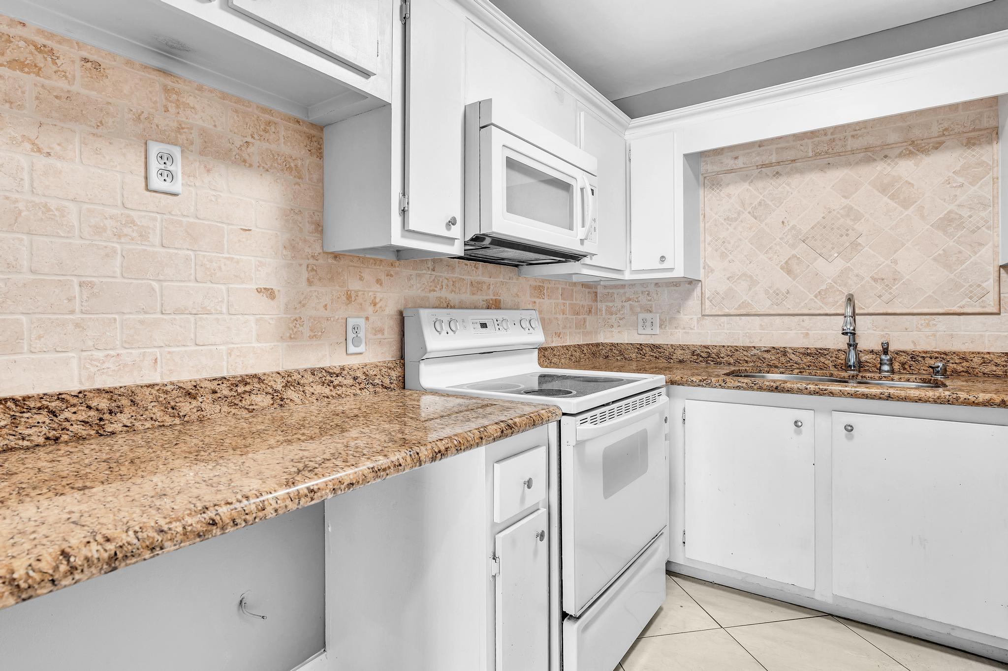 5961 N Falls Cir Dr – photo 4