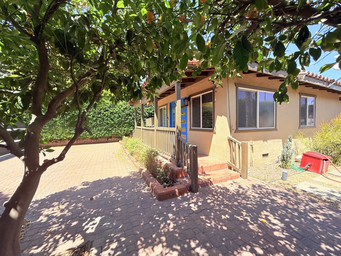 AVAILABLE NOW!! 2 Bedroom 2 Bathroom Apartment in Palm Springs! – photo 3
