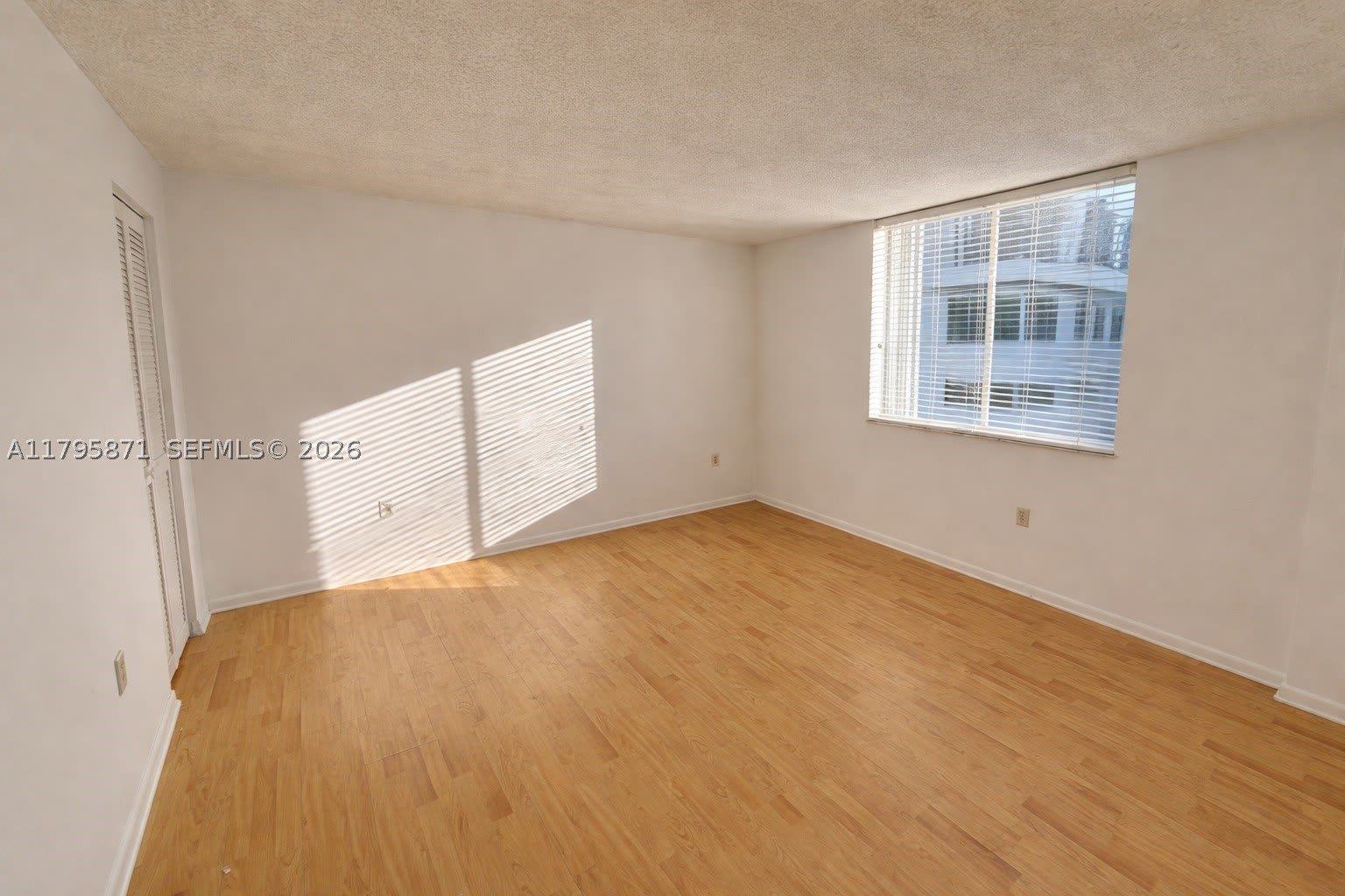 126 SW 17th Rd – photo 2