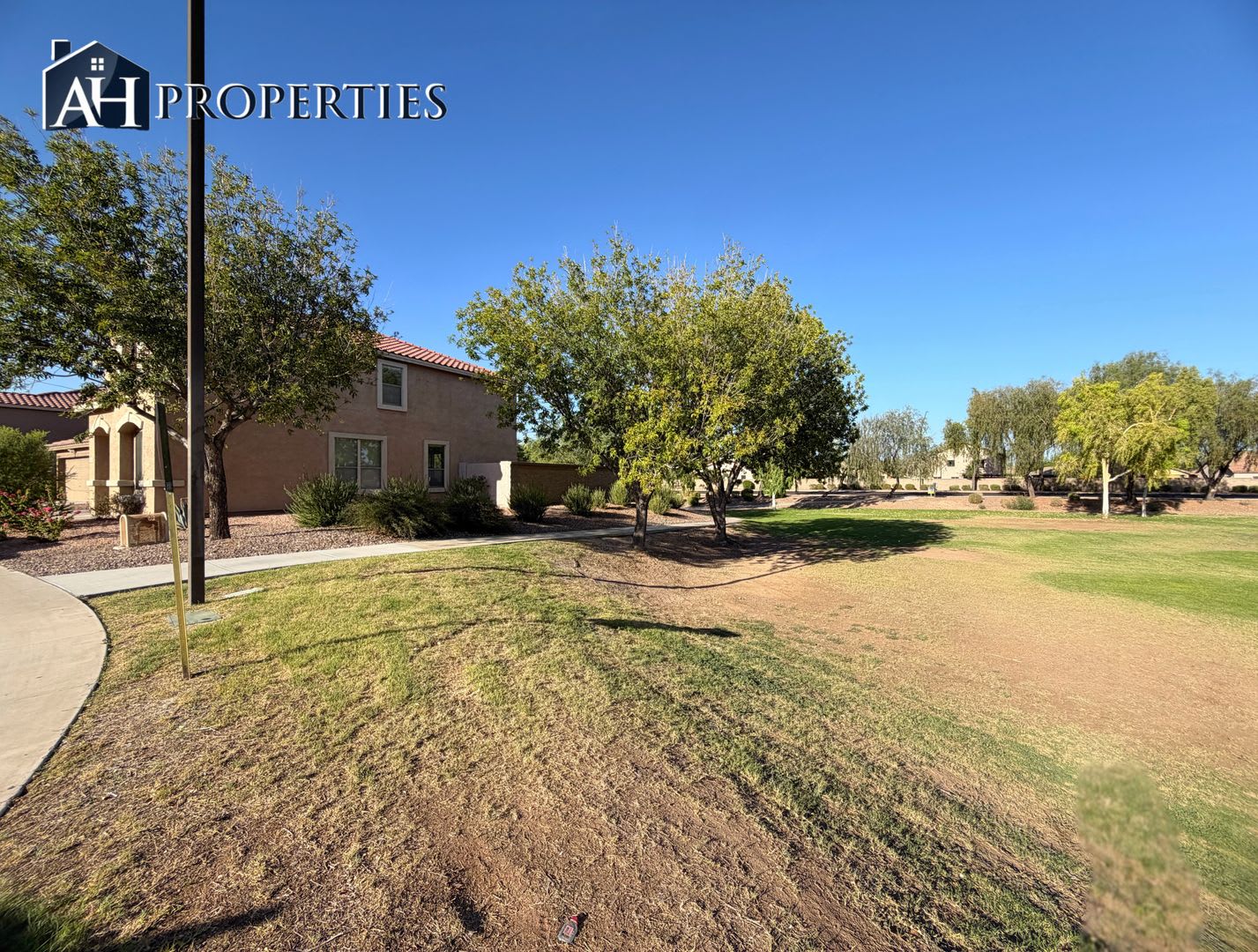 Beautiful Surprise Home with large loft and extra living room space – photo 2