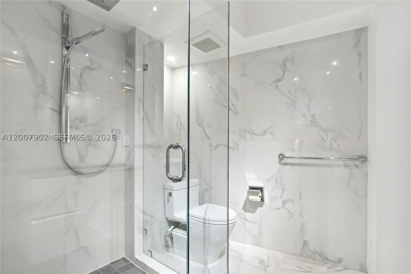 5255 Collins Ave – photo 4