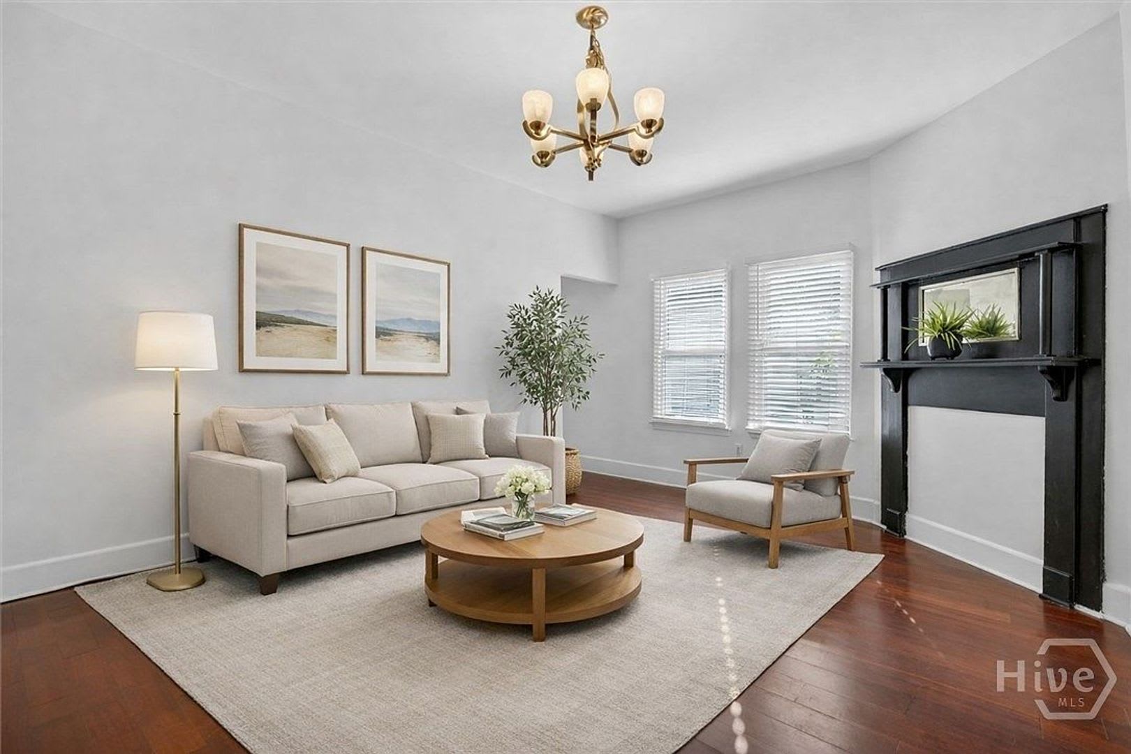 3BR/3BA Downtown Savannah Home – photo 2