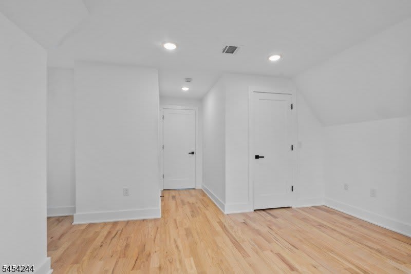 196 Taylor St – photo 5