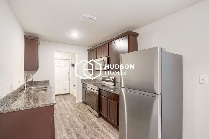 526 South San Eduardo Avenue – photo 5