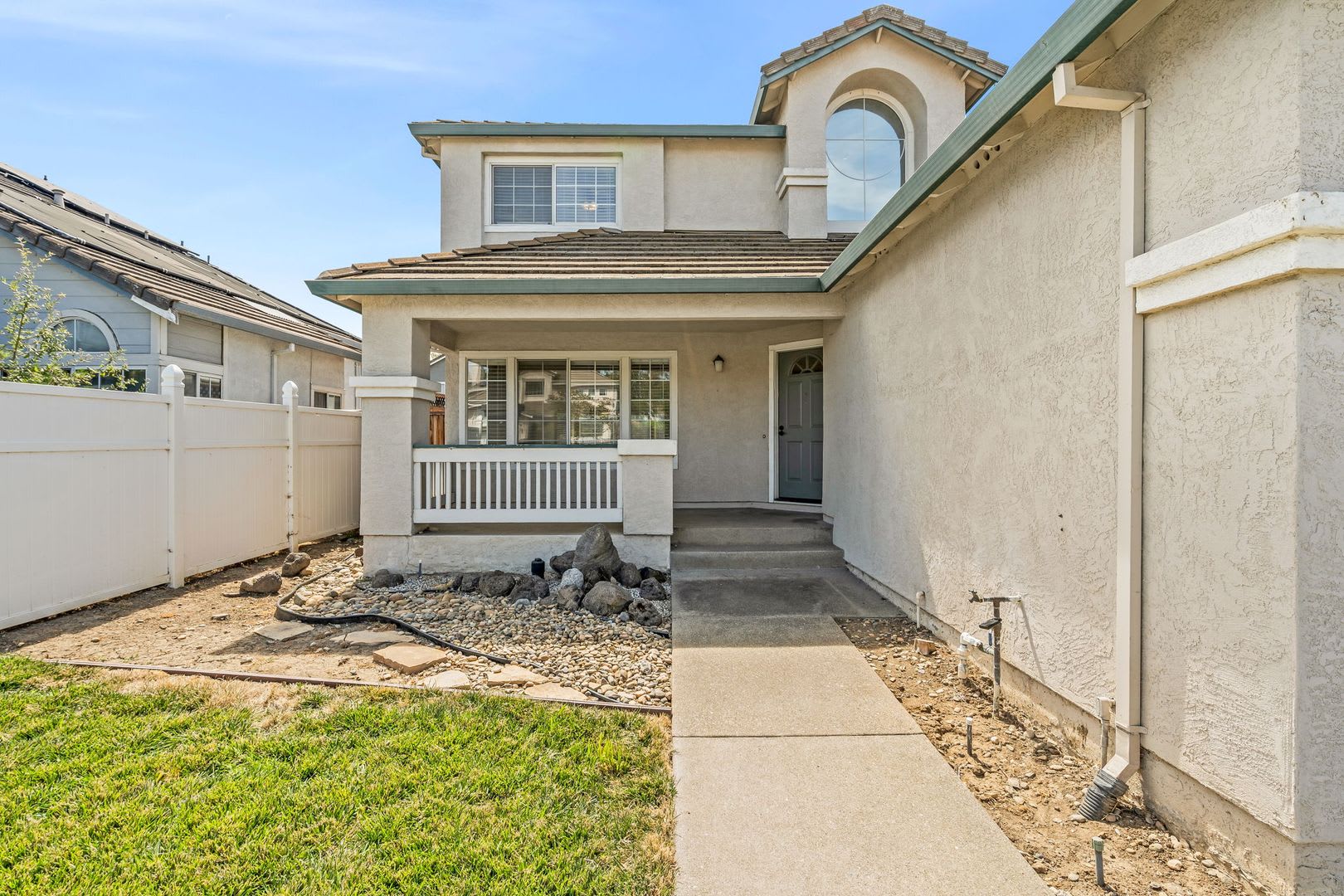 GREAT CENTRAL BRENTWOOD LOCATION! – photo 5