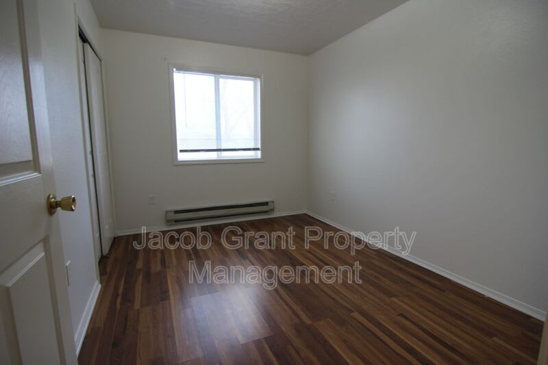 385 Golden St. – photo 5