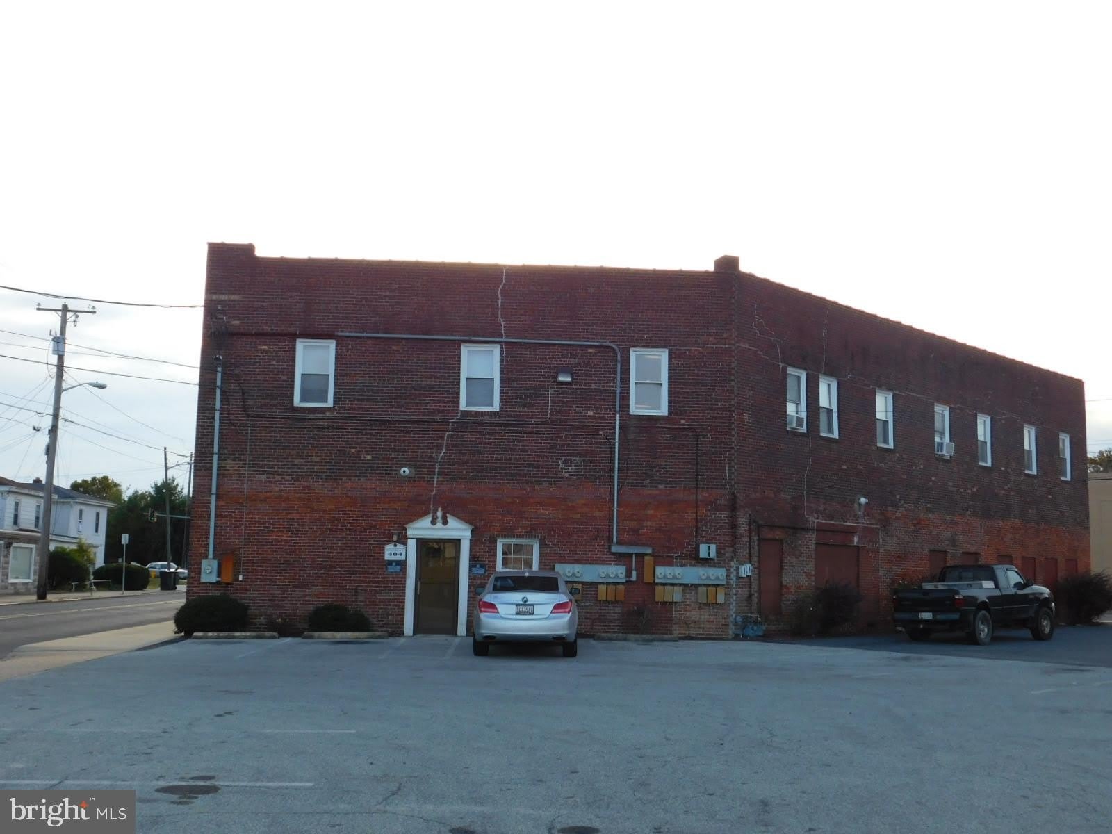404 E WILLIAM Street – photo 2