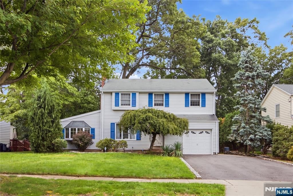 557 Monroe Court – photo 2