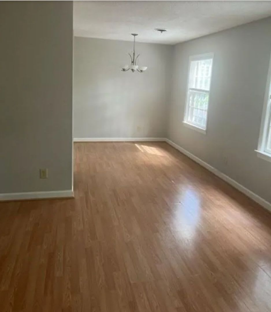 Beautiful Updated Duplex In Great Area Close To I 26 And I 20 Harbison Shopping Dining Hospital Sam S Club Costco Starbucks New Lvp Floors Throughout Nice Granite Countertops In Kitchen And Bathroom Nice Yard With Tons Of Space – photo 4
