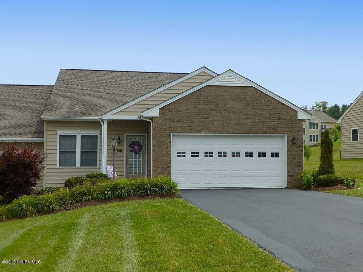 2 Bedroom 2 Bath Townhouse – photo 1