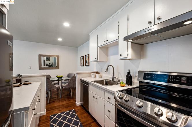 385 Jayne Ave Apt 313 – photo 3