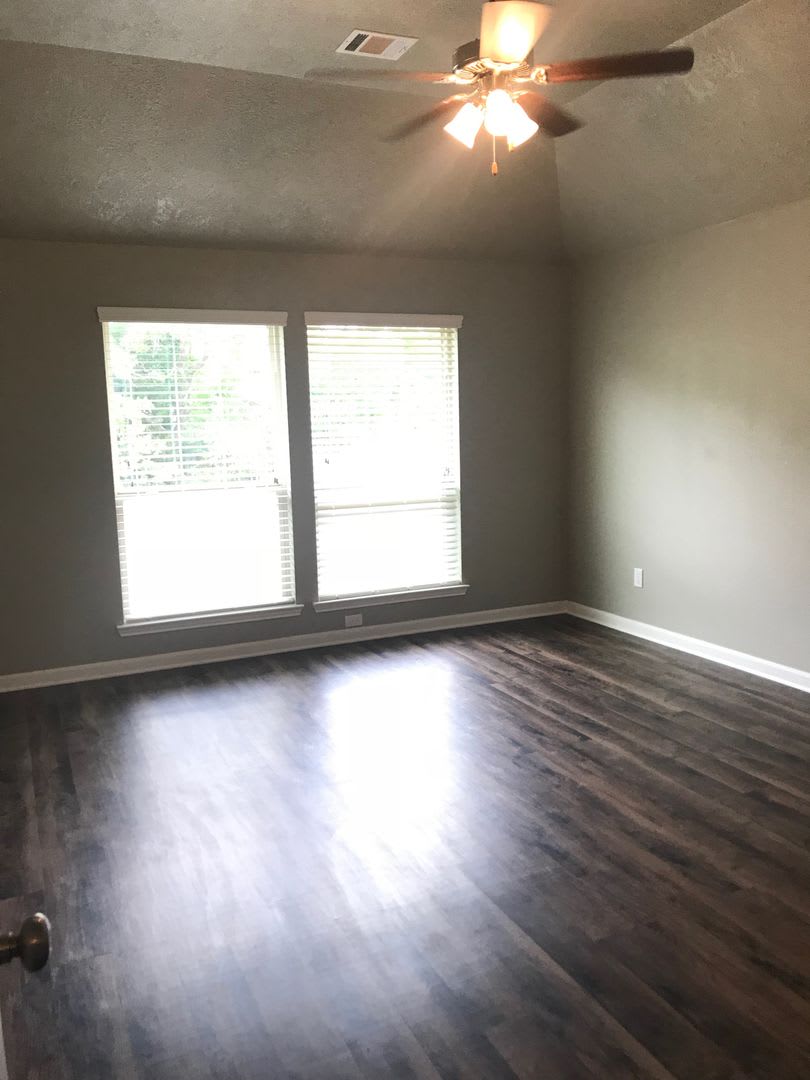 Spacious Single-Family Home Available Soon! – photo 4