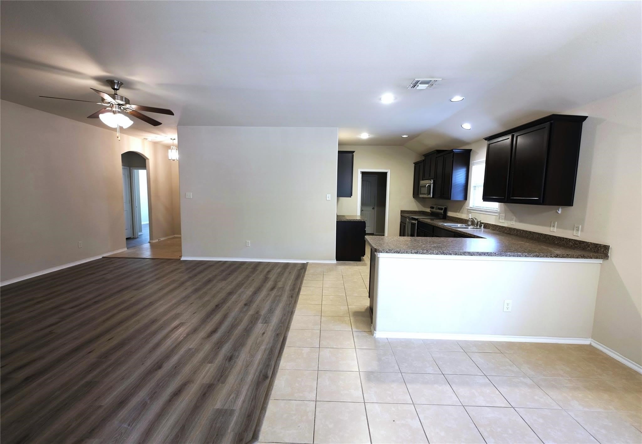 929 Hazels Way – photo 2