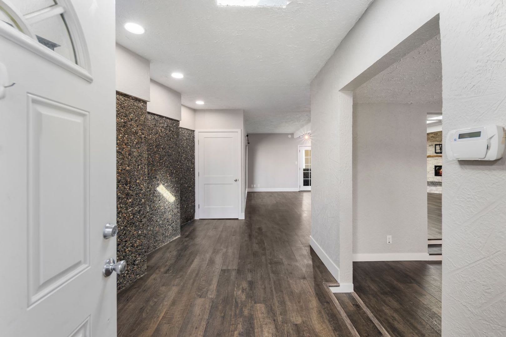 Modern 3-Bedroom Rambler with High-End Finishes & Spacious Backyard – photo 4