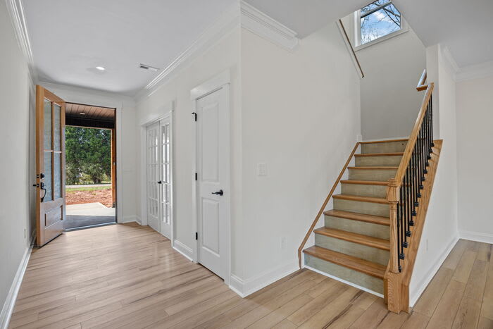 387 Lake Farm Drive – photo 3