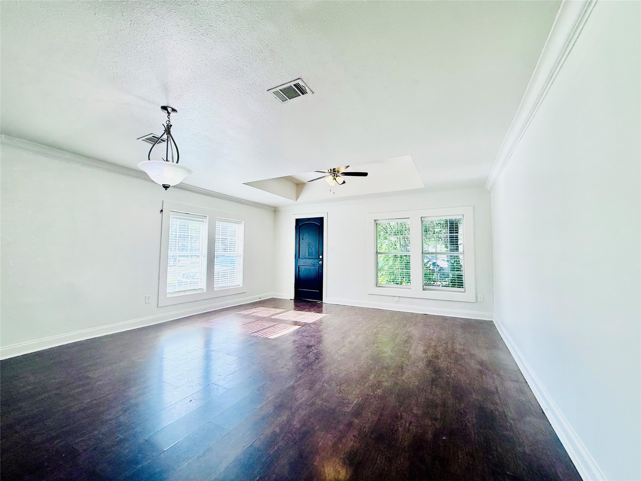 814 W College Street – photo 2