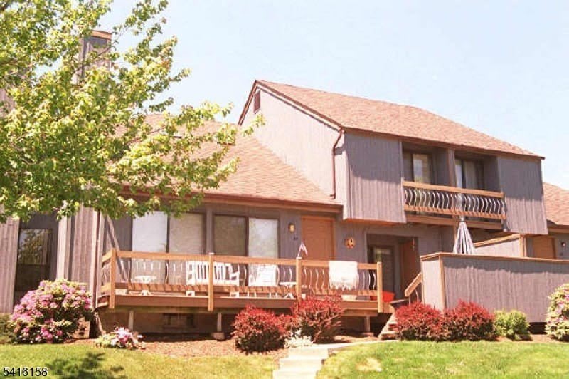 64 Sycamore Ct – photo 2