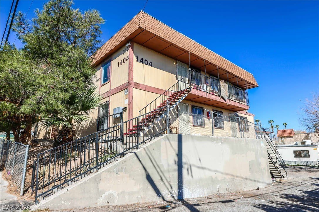 1404 E Mesquite Avenue – photo 1