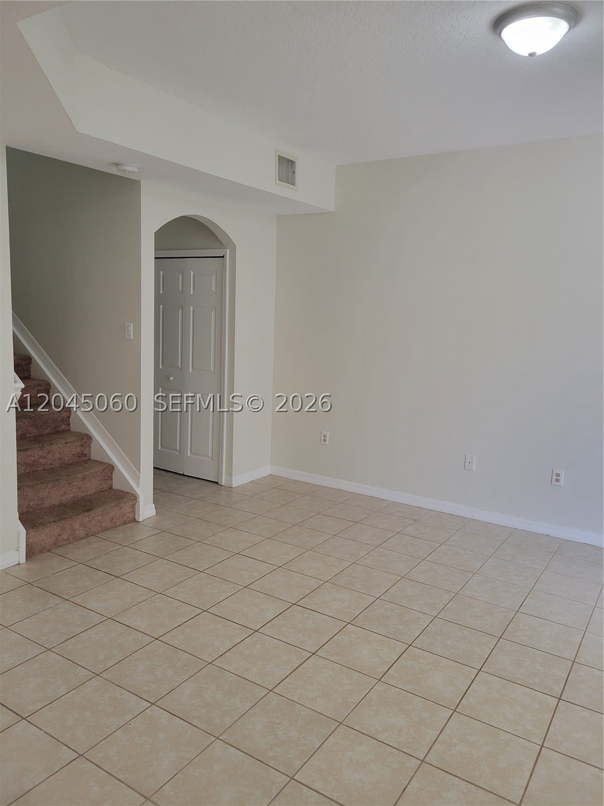 618 SW 106 AV – photo 4