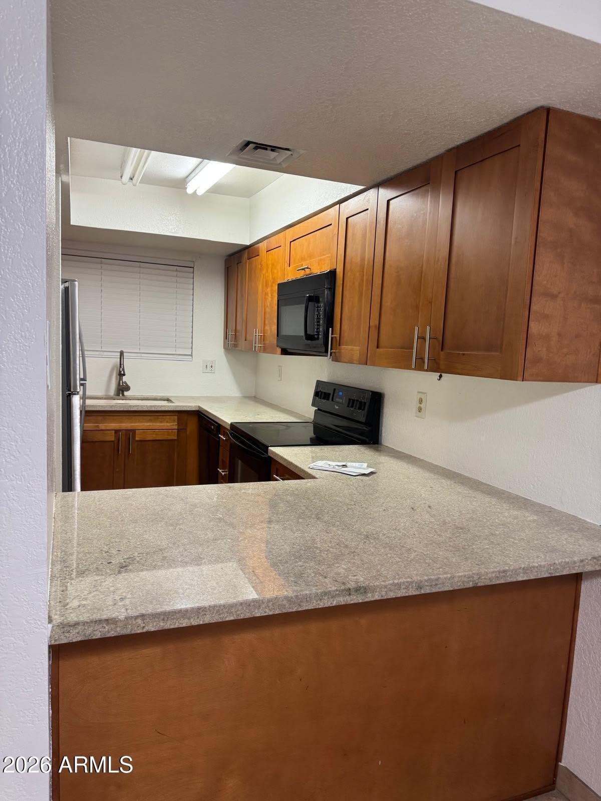 1545 E SAHUARO Drive – photo 5