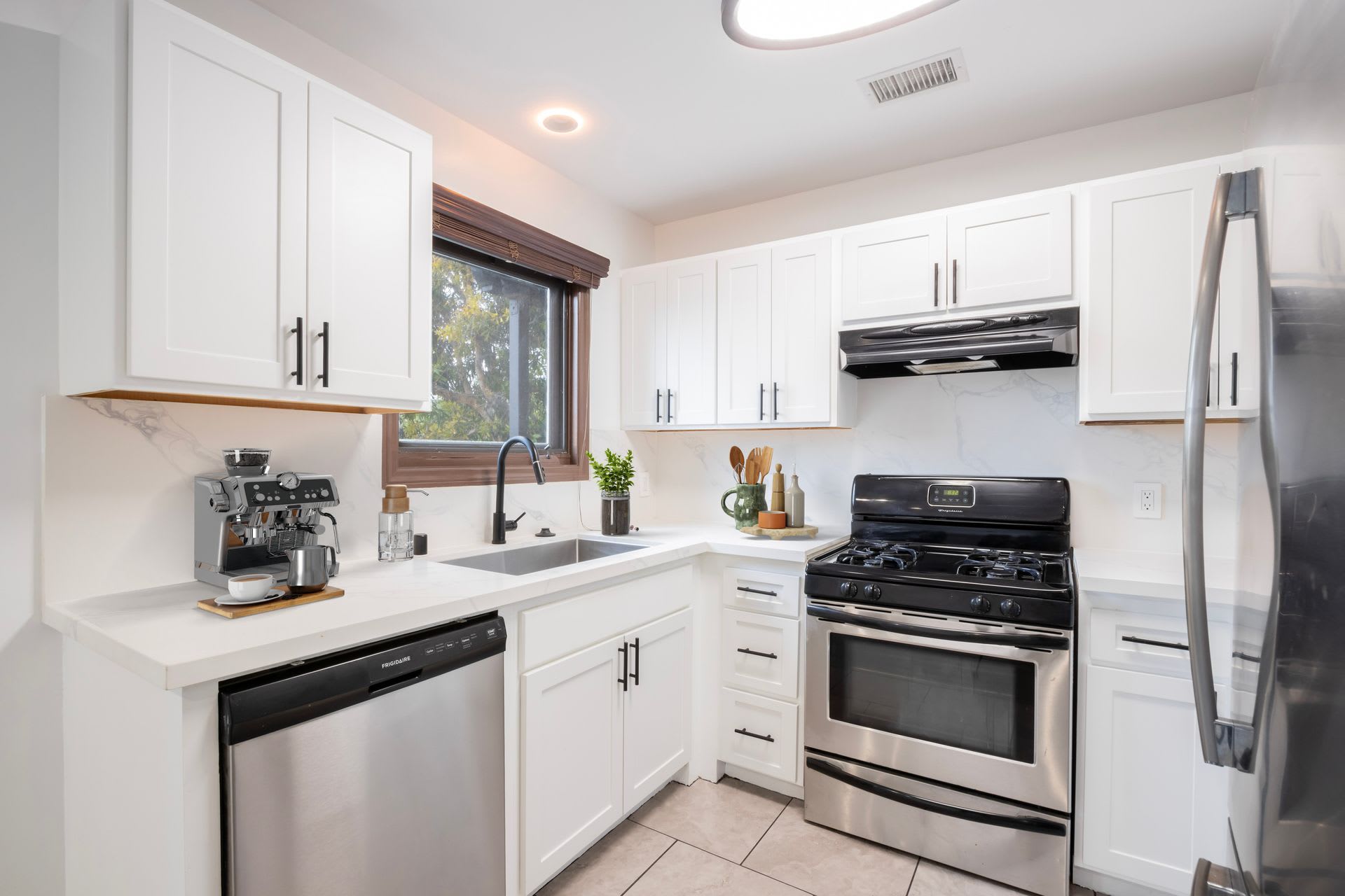 1342 N Highland Ave – photo 3