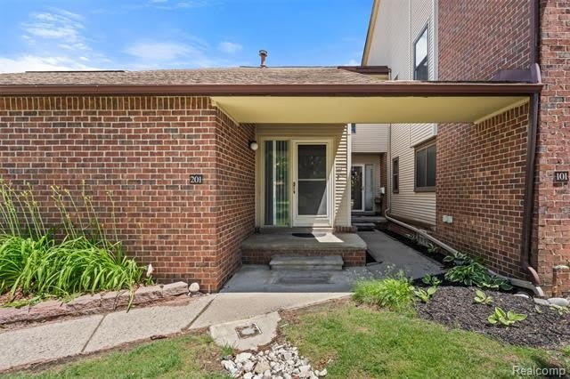 6680 Ridgefield Circle – photo 3