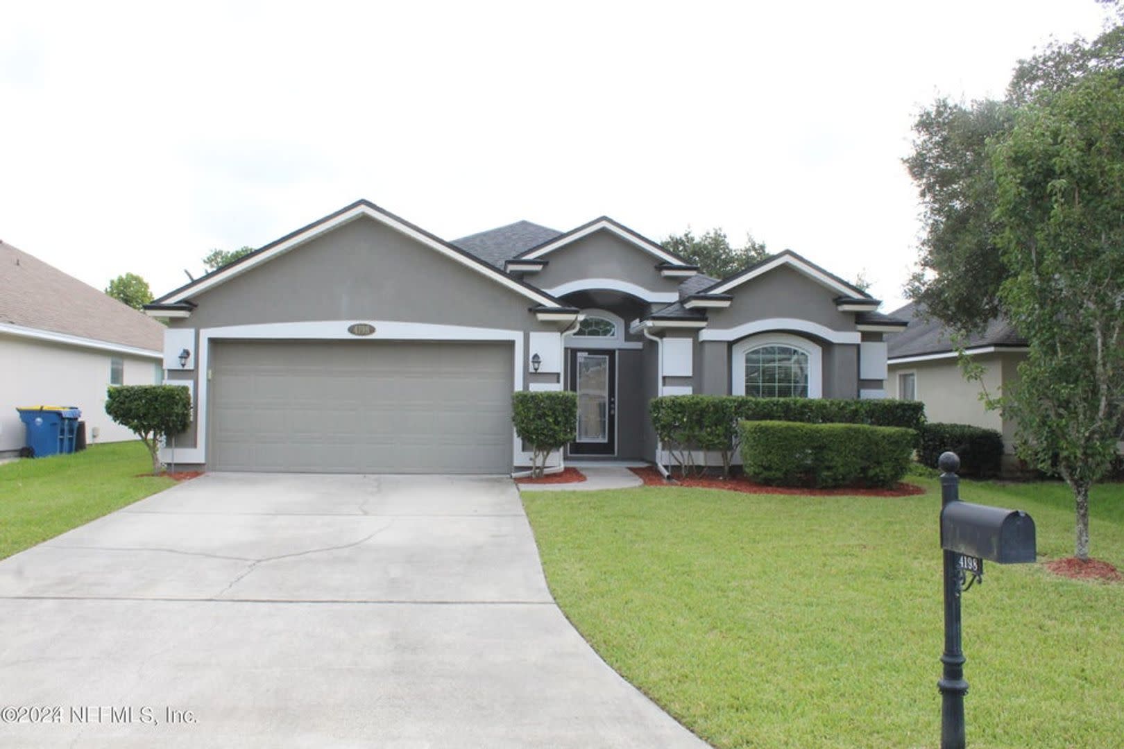 4198 Victoria Lakes Dr. W – photo 2