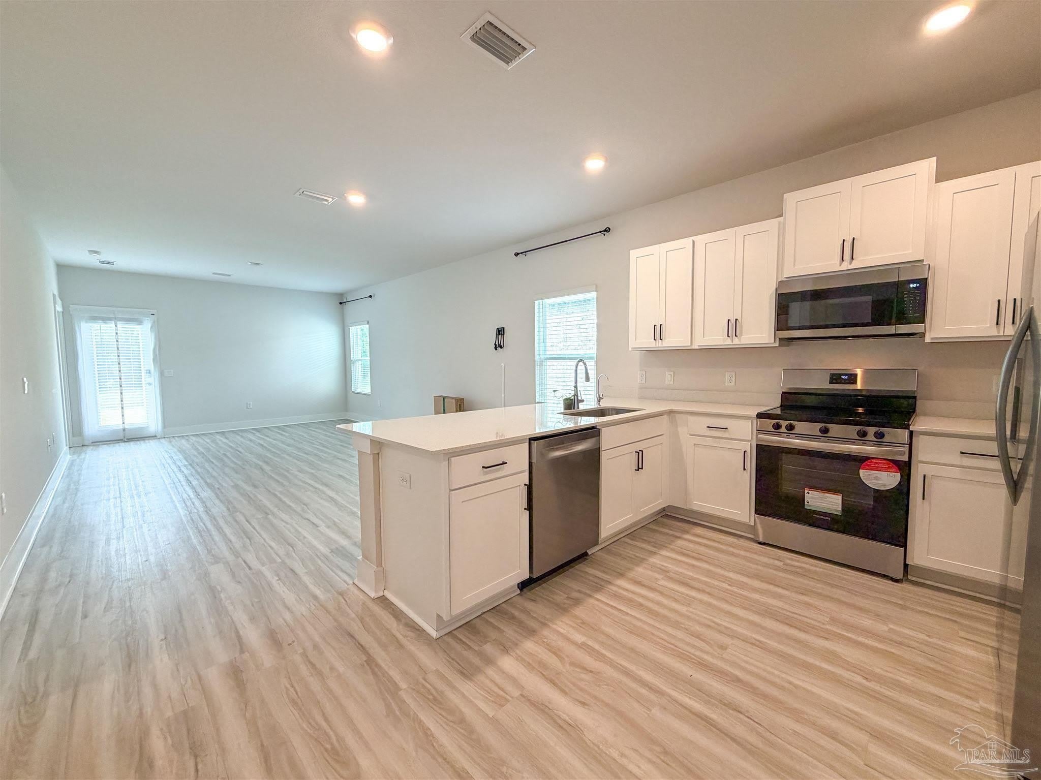 9899 Starling Dr – photo 4