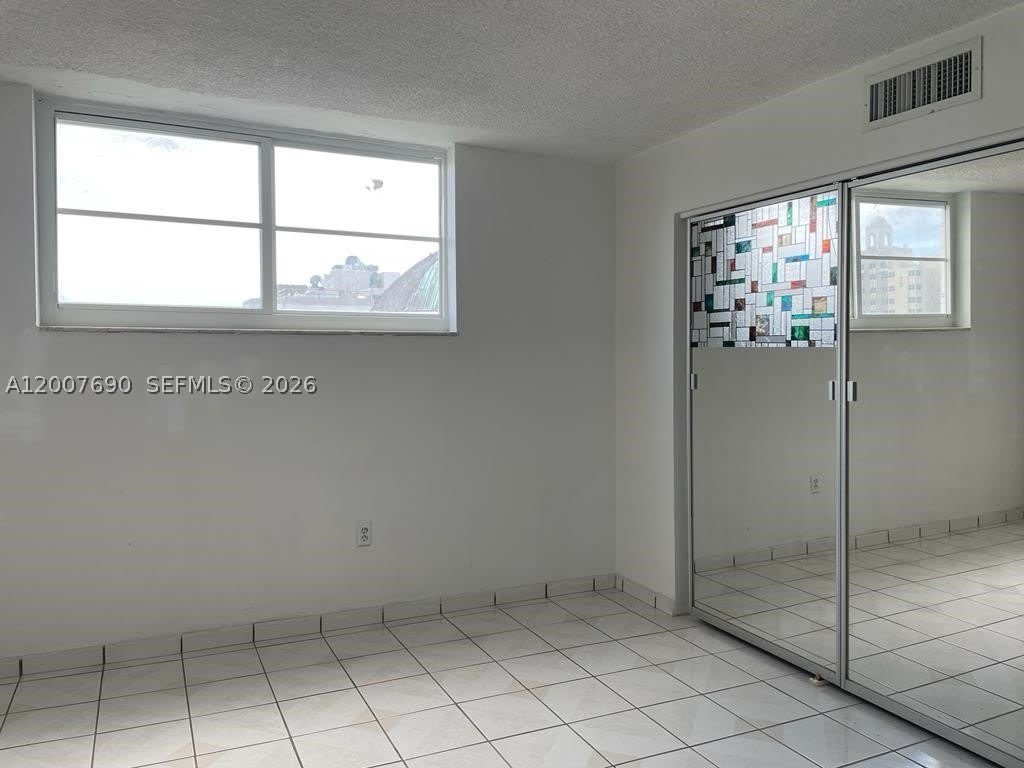 1750 James Ave – photo 5