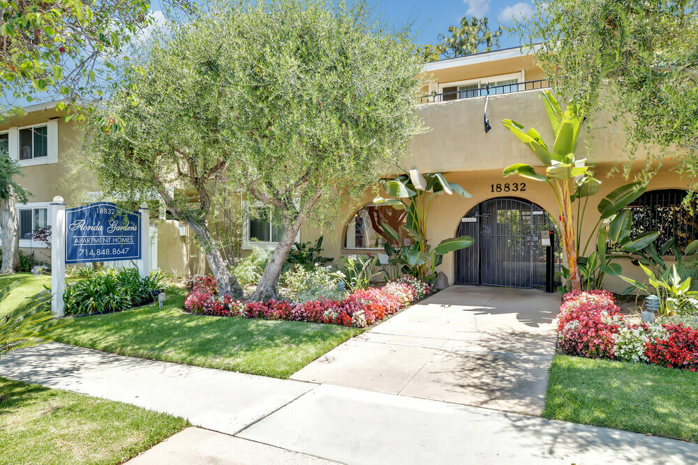 18832 Florida Street – photo 1