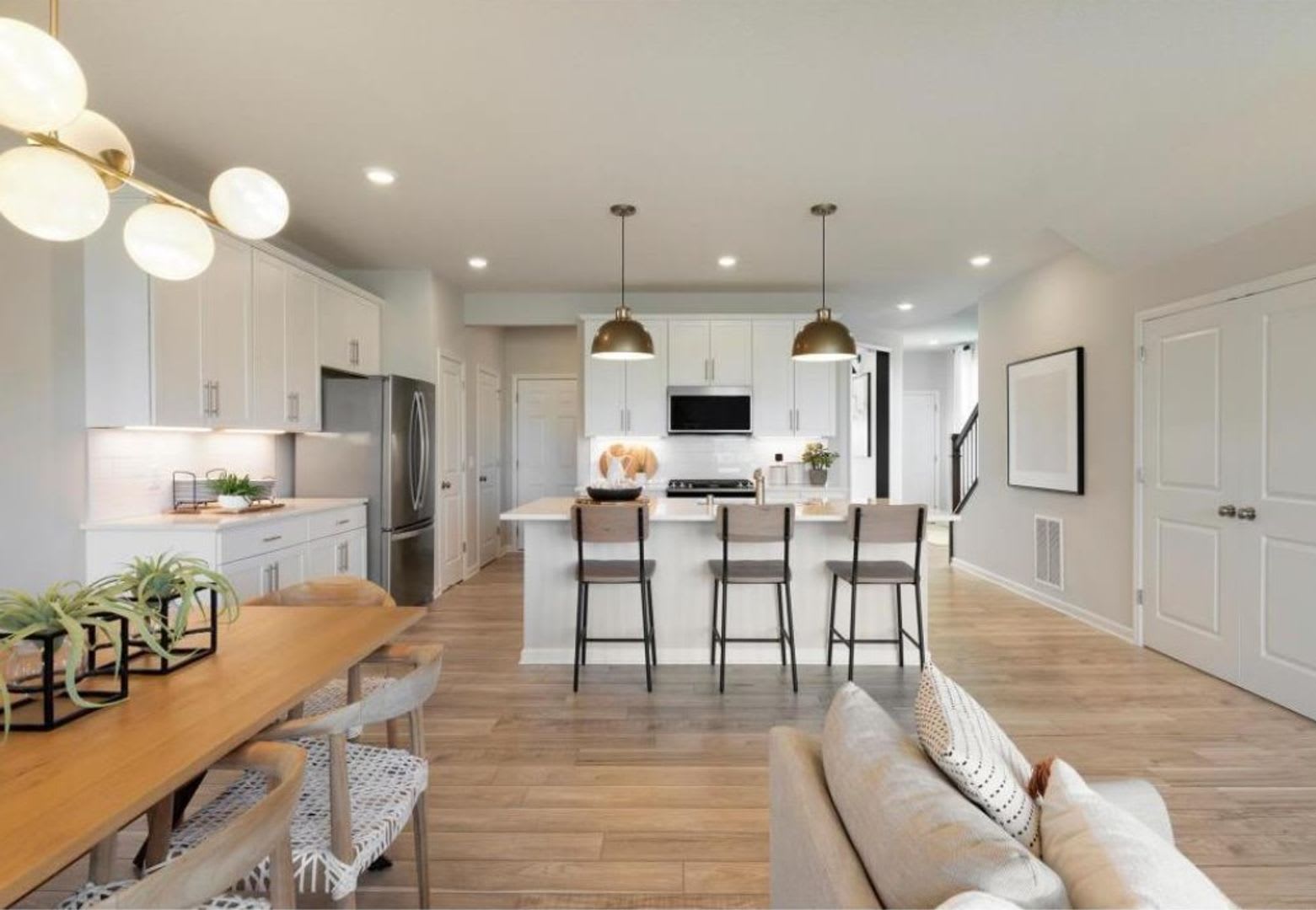 Sparkling 3bed 3bath in Eagan! – photo 2