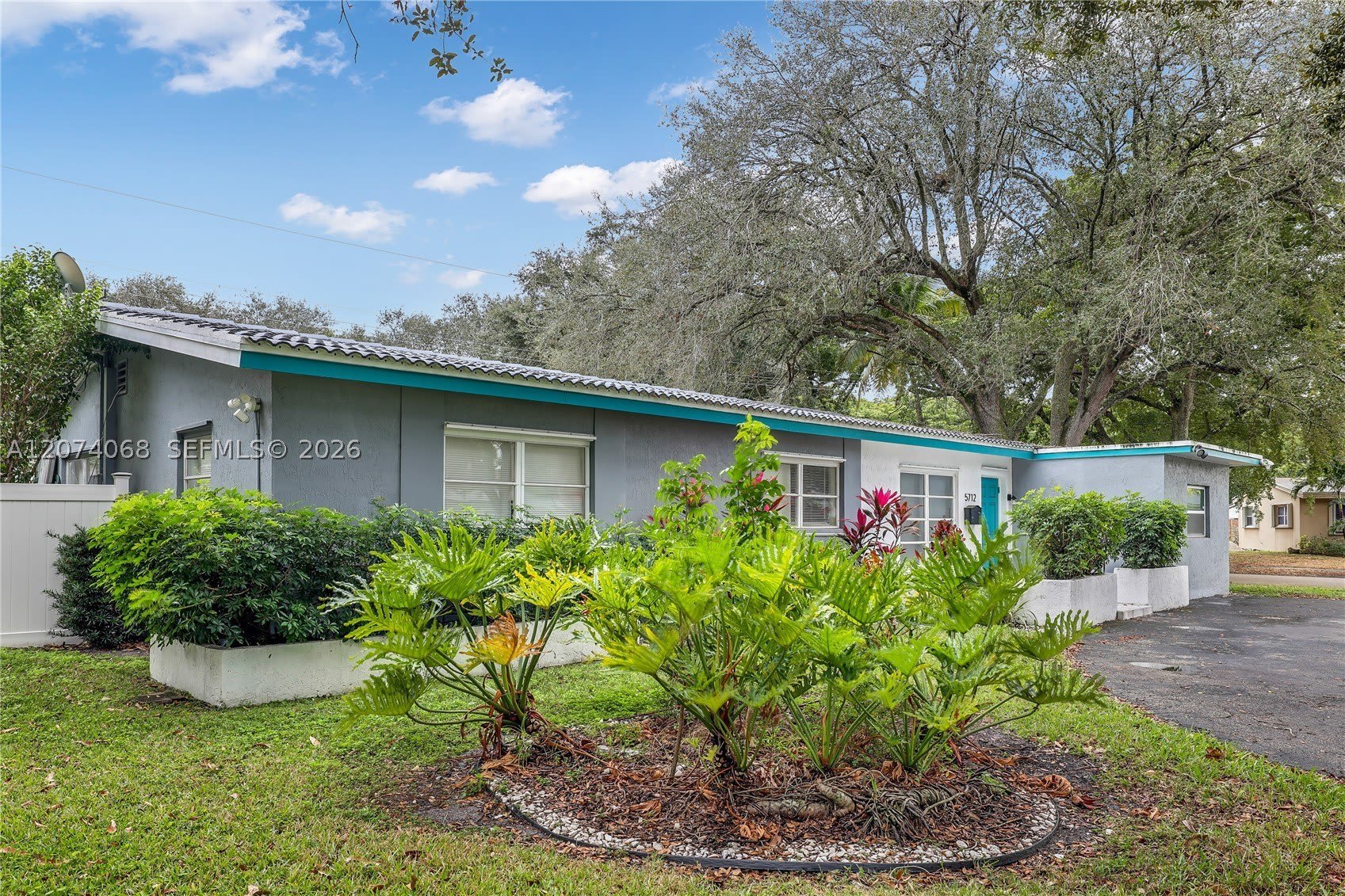 5712 Monroe St – photo 2